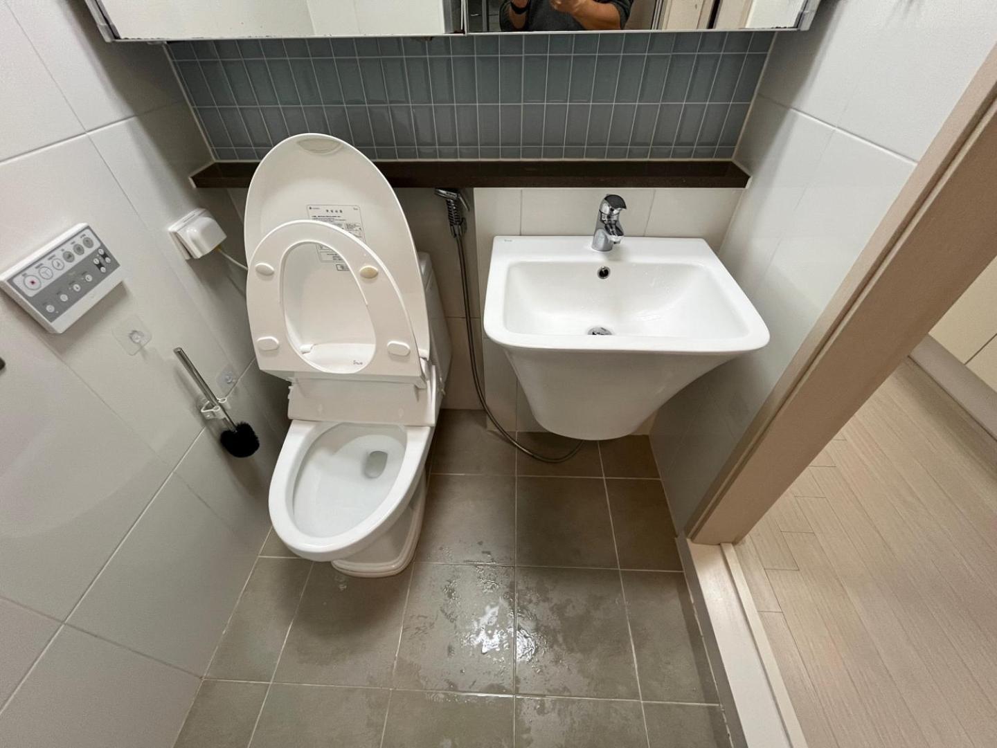 Perfect In Gangnam, Just 1 Minute From Sinnonhyeon Station Seoul