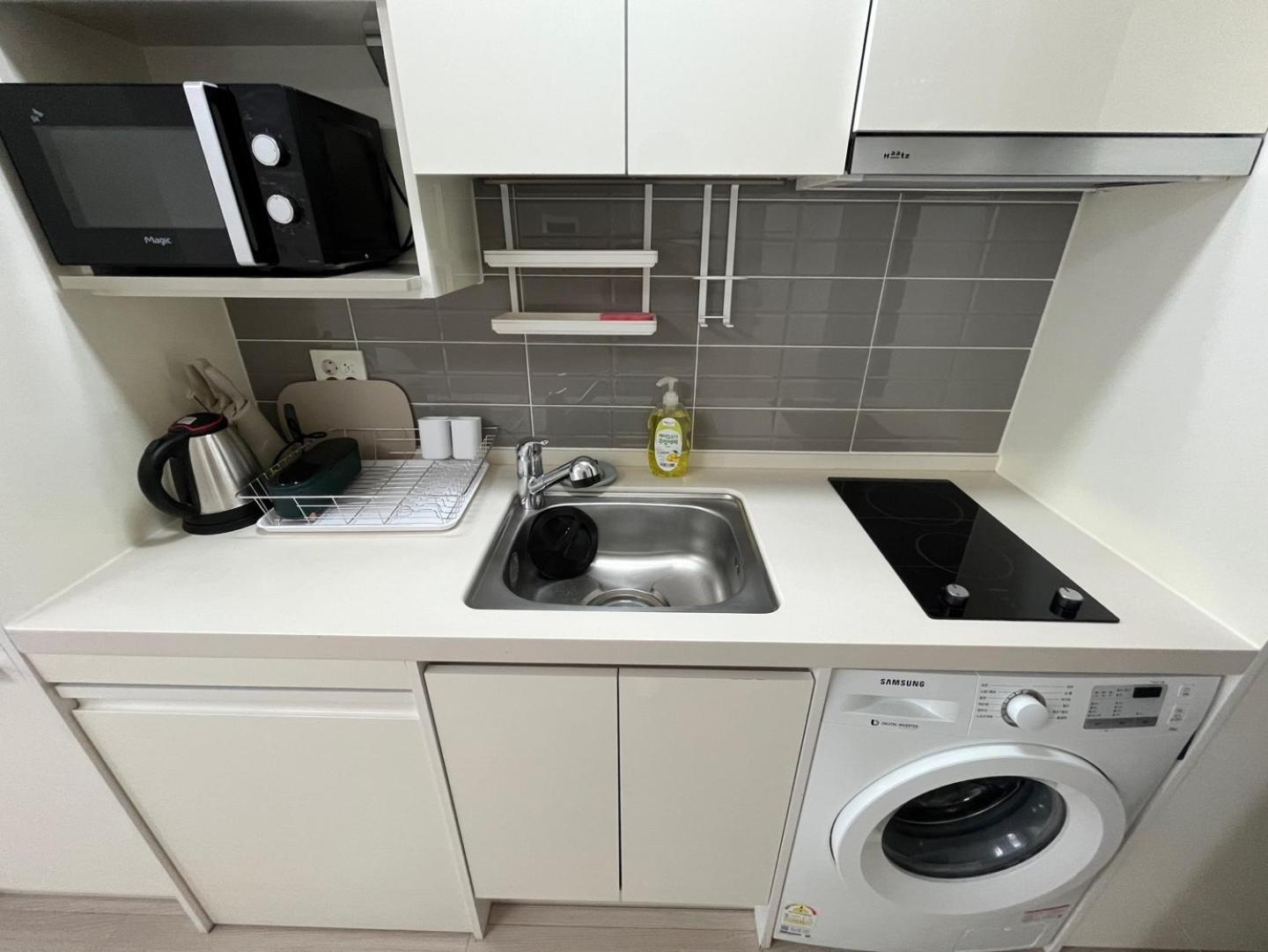 Perfect In Gangnam, Just 1 Minute From Sinnonhyeon Station Apartment Seoul
